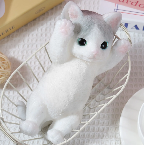 🔥Soft and Cuddly Cat – Stress-Relief Squeezable Toy