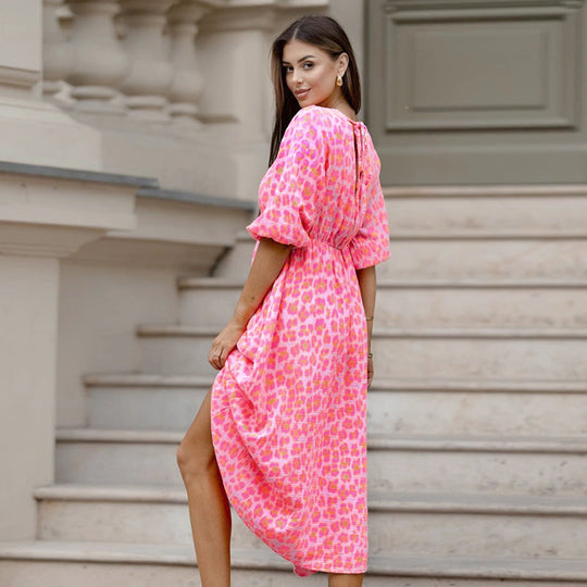 🎨 PĒDĒJĀS DIENAS AKCIJA — 48 % ATLAIDE sieviešu kleitai ar V veida kakla izgriezumu un apdruku — Brushstrokes of Summer🌺