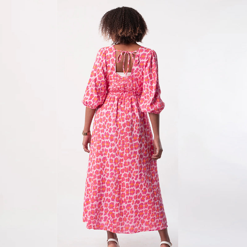 🎨 PĒDĒJĀS DIENAS AKCIJA — 48 % ATLAIDE sieviešu kleitai ar V veida kakla izgriezumu un apdruku — Brushstrokes of Summer🌺